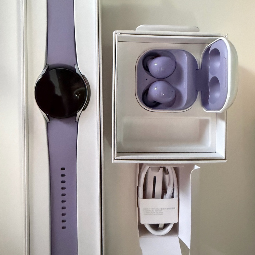 Samsung Lavender Smartwatch and Earbuds Set